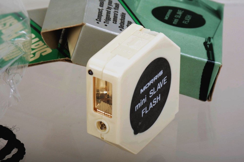 Morris Mini Slave Flash - Tiny, Self standing, Optical Slave - Mint, Open Box