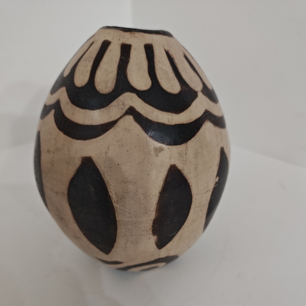 Possibly Vintage Peruvian Chulucanas Large Pottery Egg Geometric Design Handmade