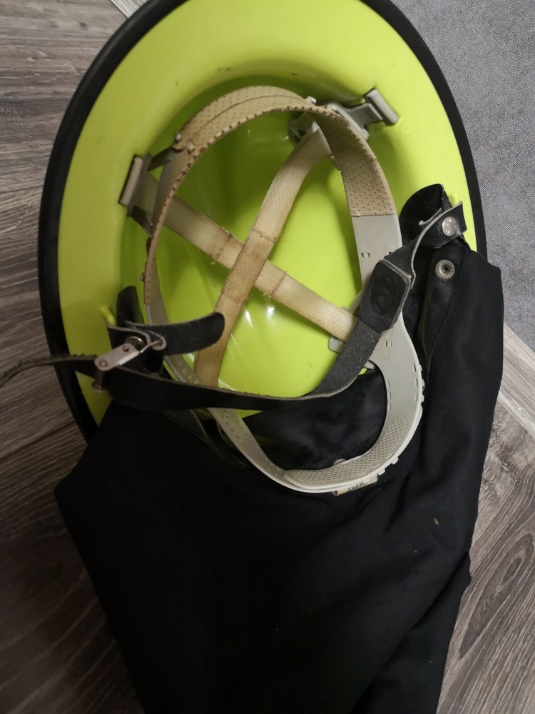 fire helmet + flashlight №1