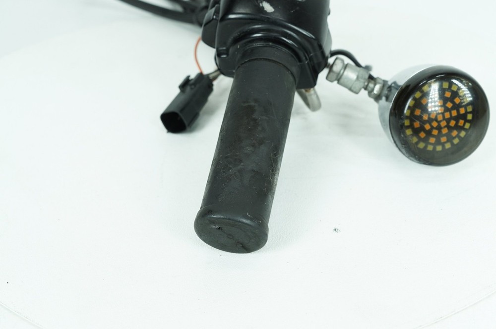 09 Harley Dyna Super Glide Custom OEM Right Engine Start Kill Switches Controls