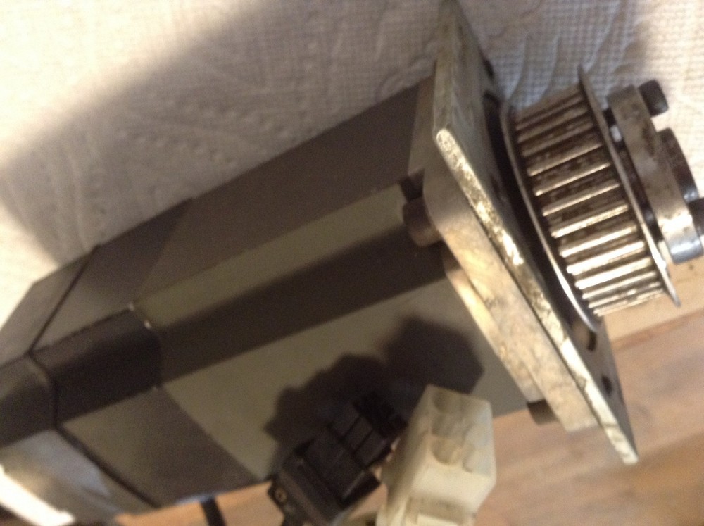 Mitsubishi  HC-MF73B Motor