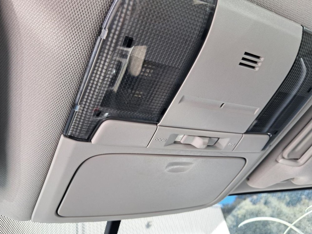 LEGACY 2013 Glove Box 4856119