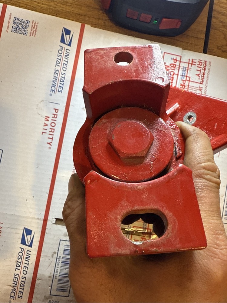 2019 Volvo Penta 6.2 engine mount 22012958