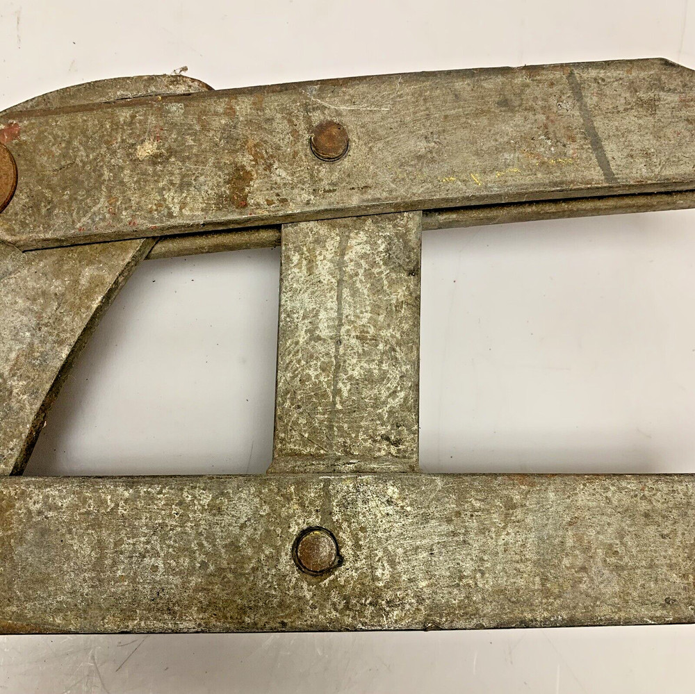 Lot Of 2 Pallet Puller