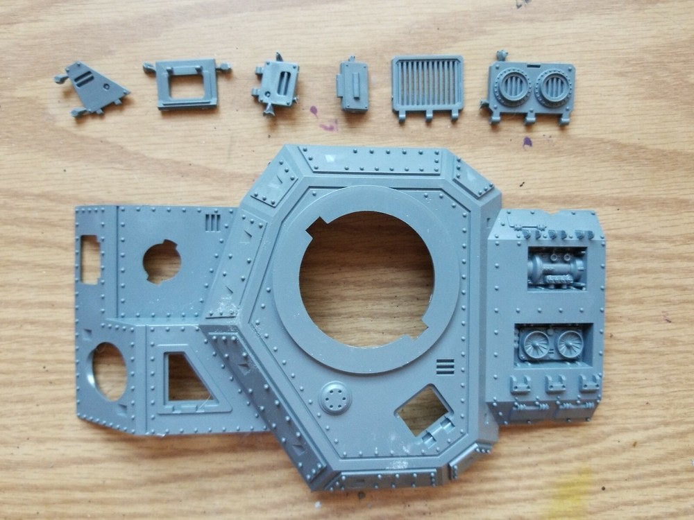 Imperial Guard Baneblade Upper Hull w Hatches - Warhammer 40K Conversion Bits