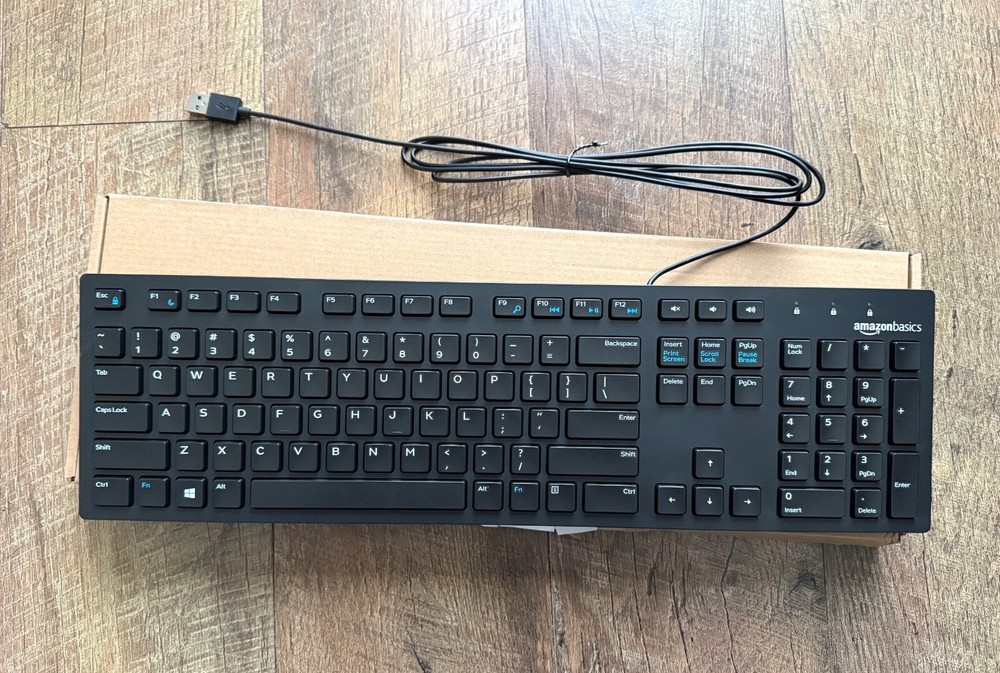 New Amazon Basics Wired Keyboard, Full-Sized, QWERTY Layout, Black MD005
