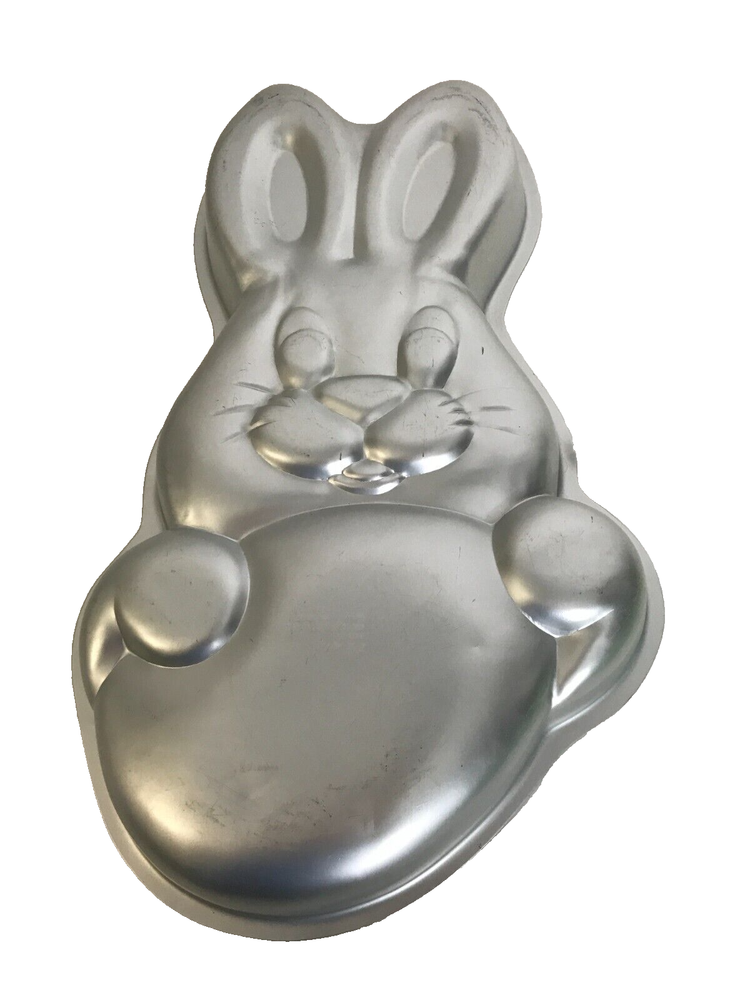 Wilton 1979 EASTER BUNNY with Egg Cake Pan