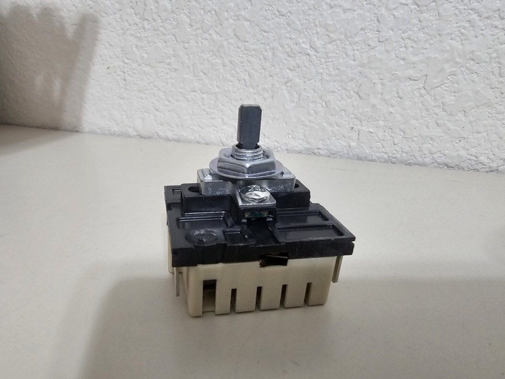 Robertshaw MPA-V636-2-PPM Infinite Switch 208Vac 15A