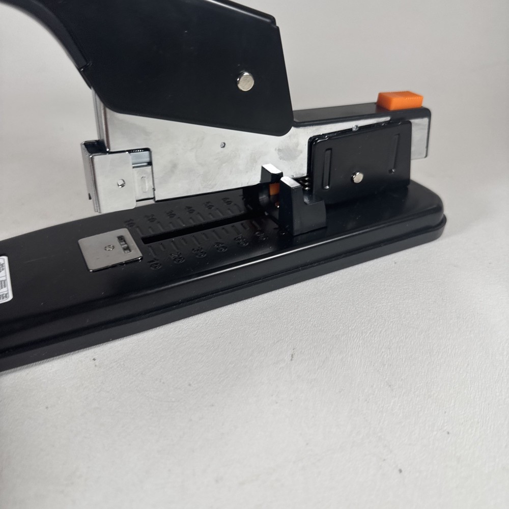 Amazon Basics Heavy-Duty Stapler, Black