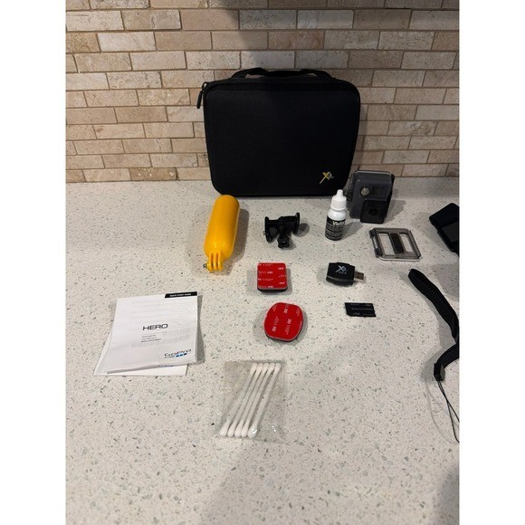 GoPro Hero HWBL1 Action Camera bundle - Grey WORKS