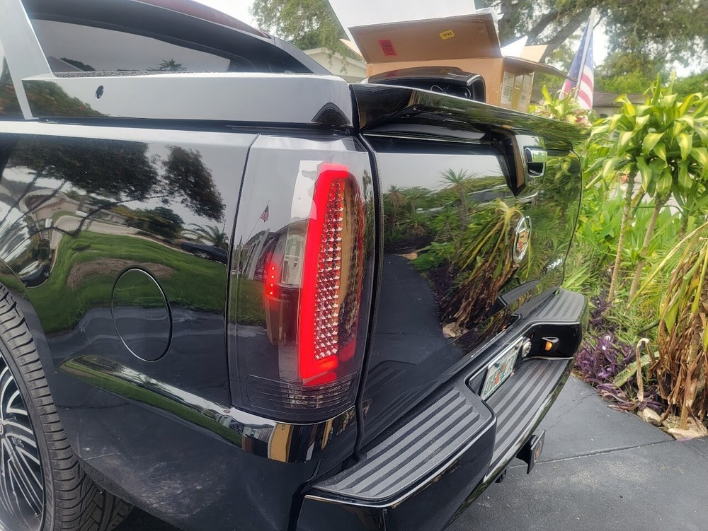 ESCALADE EXT  2007-2013 CUSTOM LED TAILLIGHTS RED SMOKED LENS