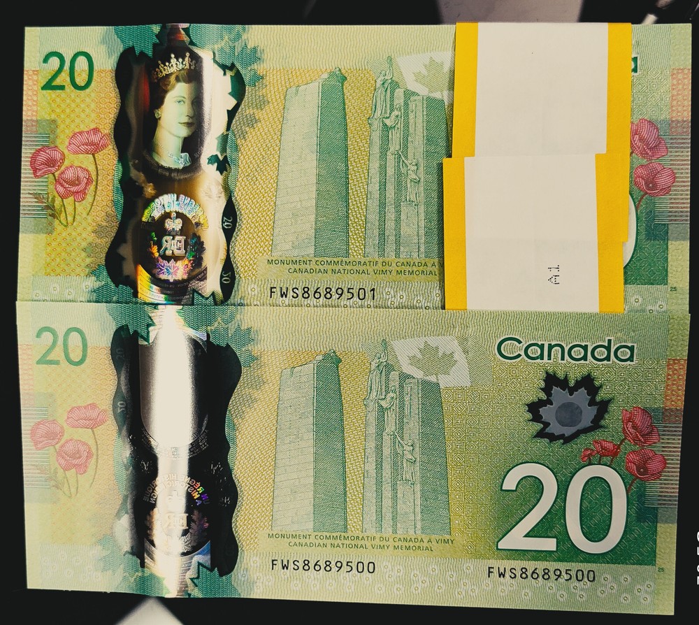 ONE/2015 Canada $20 Queen Elizabeth II Historic Reign Commemorative Polymer Note