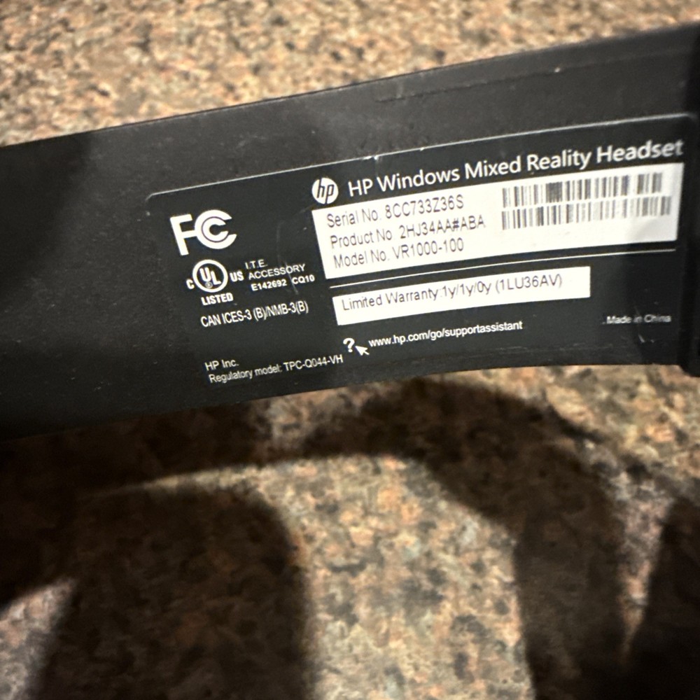 HP Windows Mixed Reality VR Headset Developers Edition - Cable & Controllers