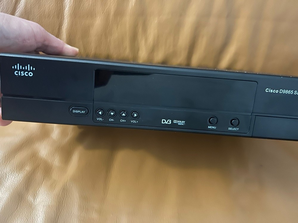 Satellite TV Receiver Decoder CISCO D9865-H ~ Remote, Power, Manuals, Cable ~ VG