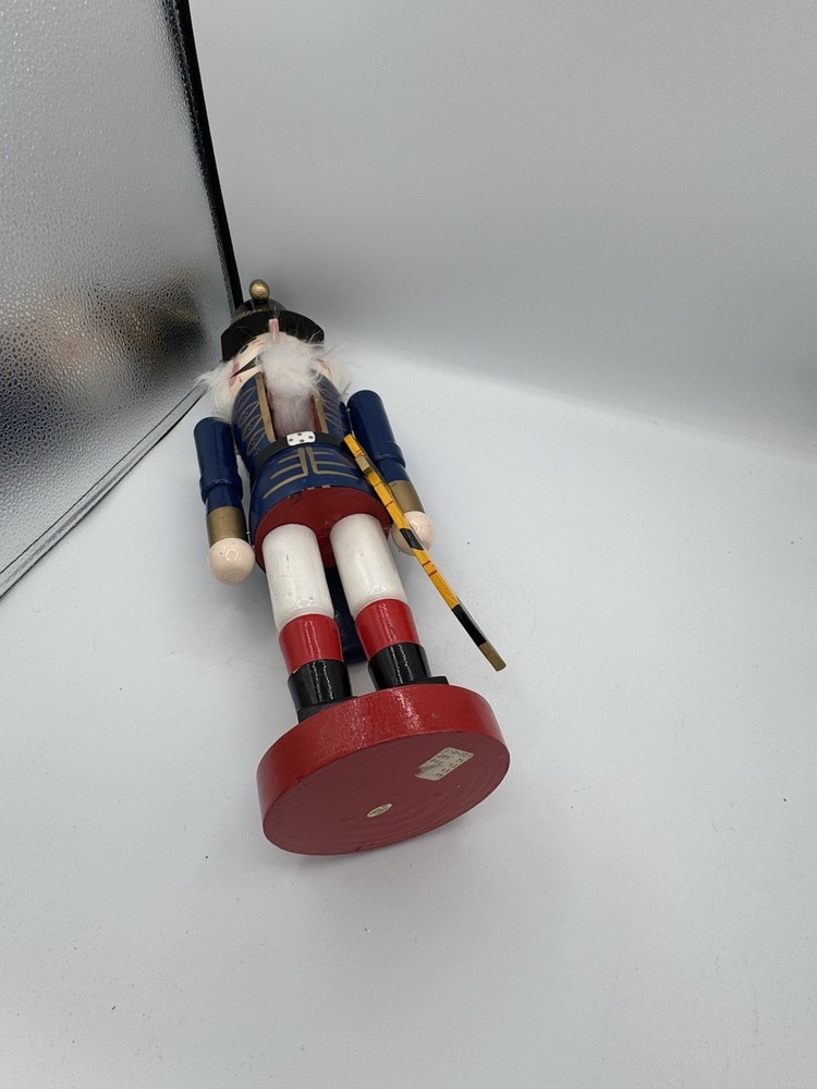 20” Tall Thick Nutcracker Guard