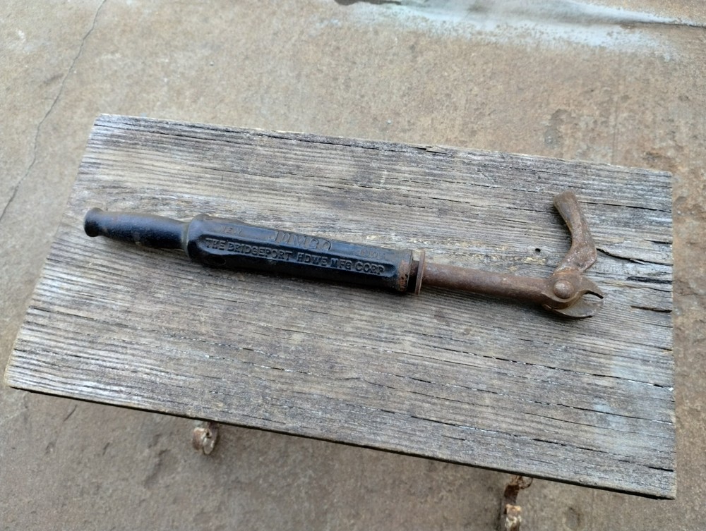 Bridgeport Hardware Jumbo 1905 Cast Iron Nail Puller