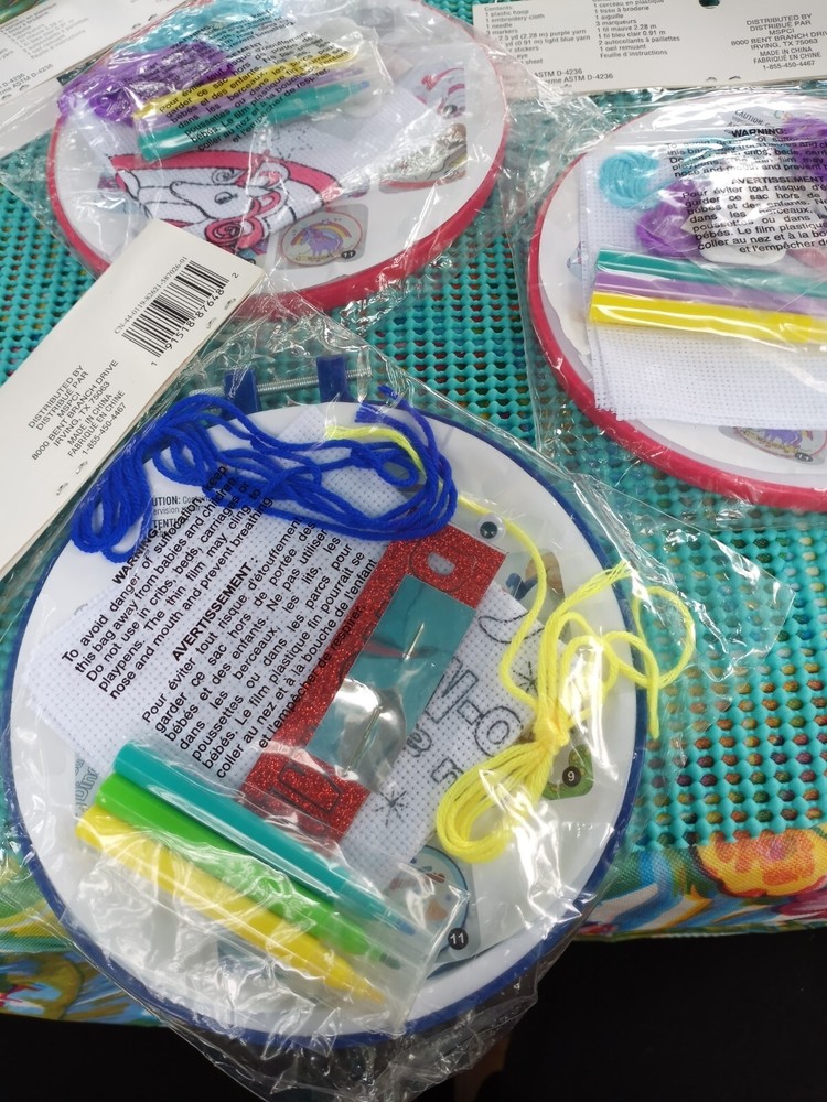 KIDS EMBROIDERY KITS UNICORN & DINOSAUR