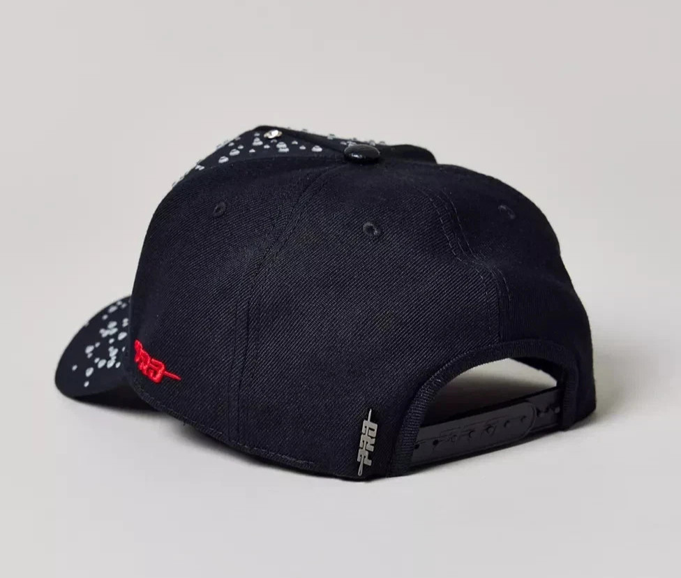 NBA Pro Standard Chicago Bulls Rhinestone Snapback Cap