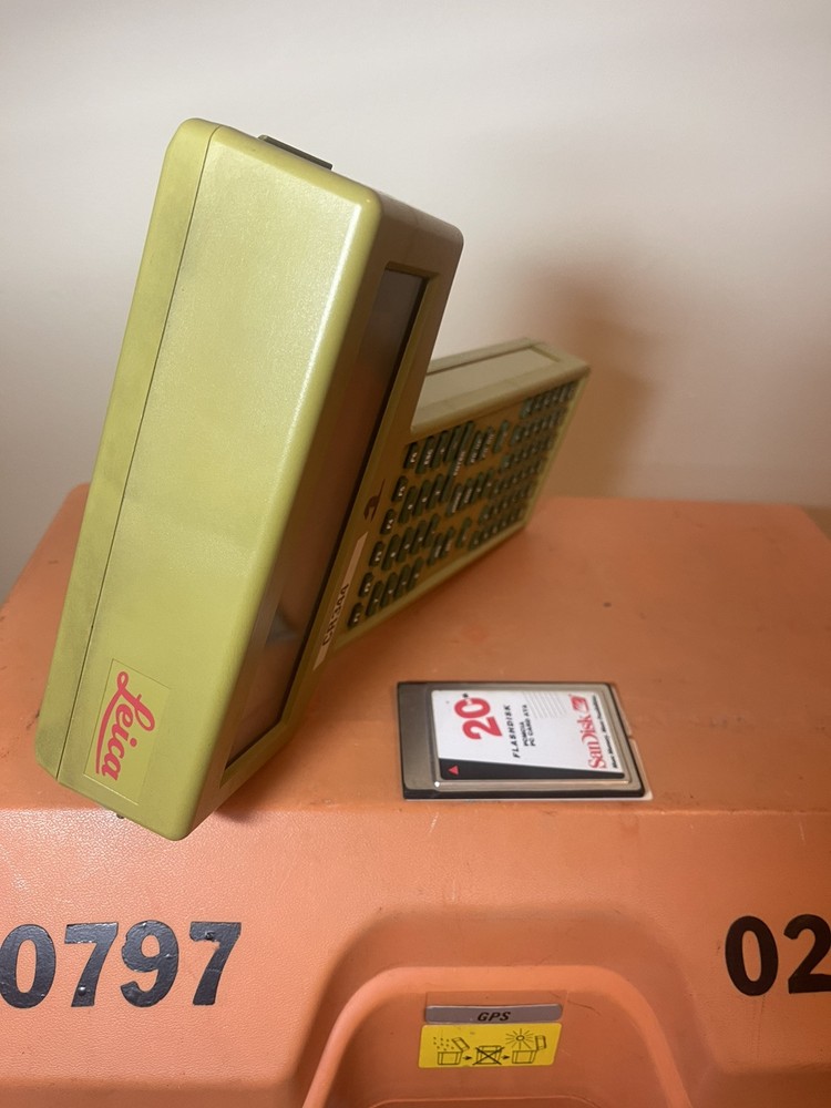 Leica SR399 Receiver + Leica CR344 Rugged Controller + Cables