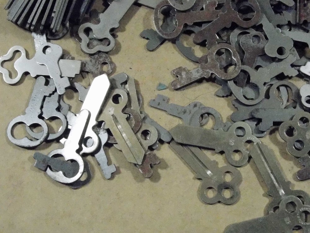 Flat key blanks