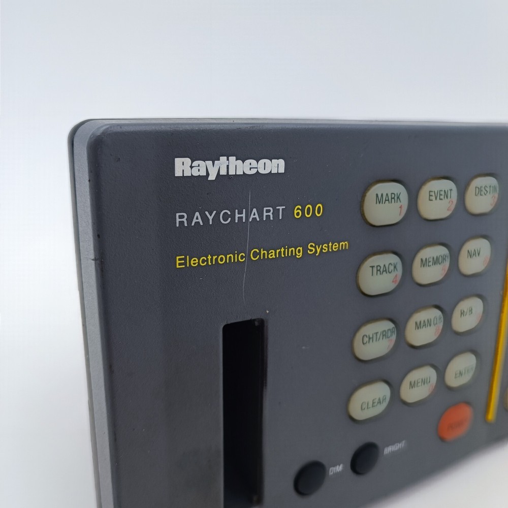 Raytheon Raymarine Raychart 600 Electronic Charting System Chartplotter GPS