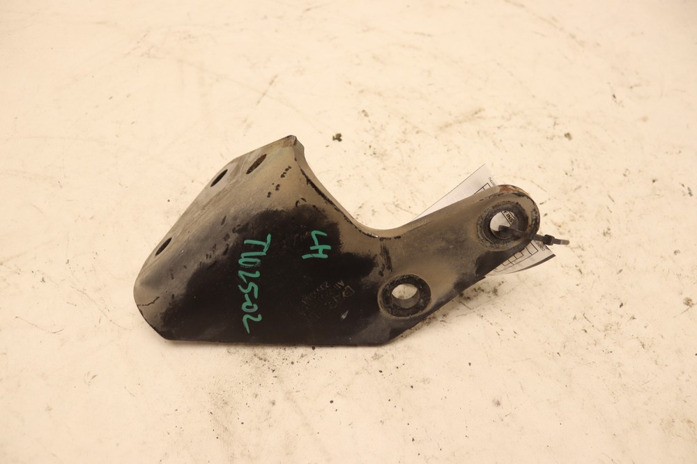 2018-2023 PETERBILT 579 FRONT LEFT DRIVER SIDE BRACKET ENGINE SUPPORT MOUNT OEM