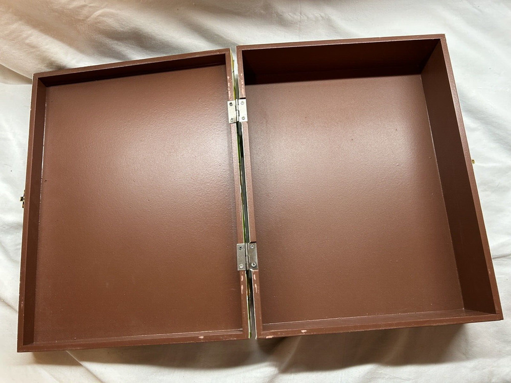 Multinational Menu Box Bi-Fold with Latch (12 x 9)