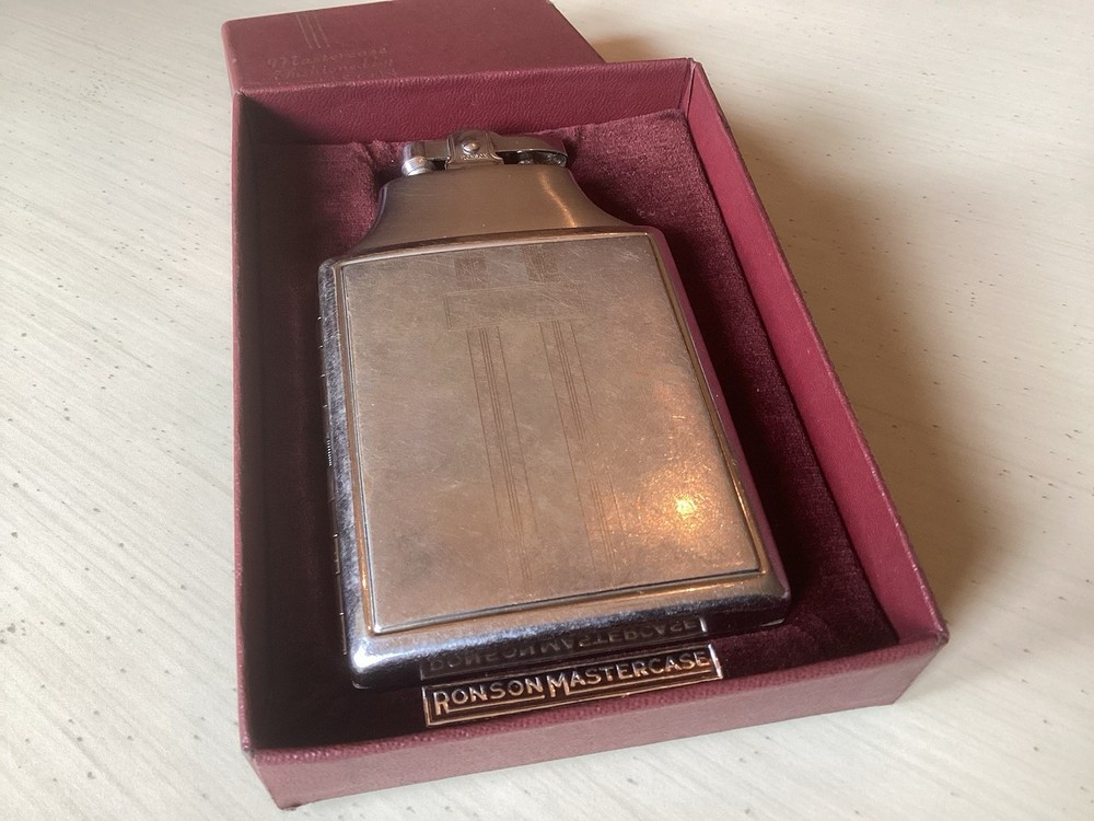 Vintage RONSON Mastercase Cigarette Lighter and Holder w/Original Box
