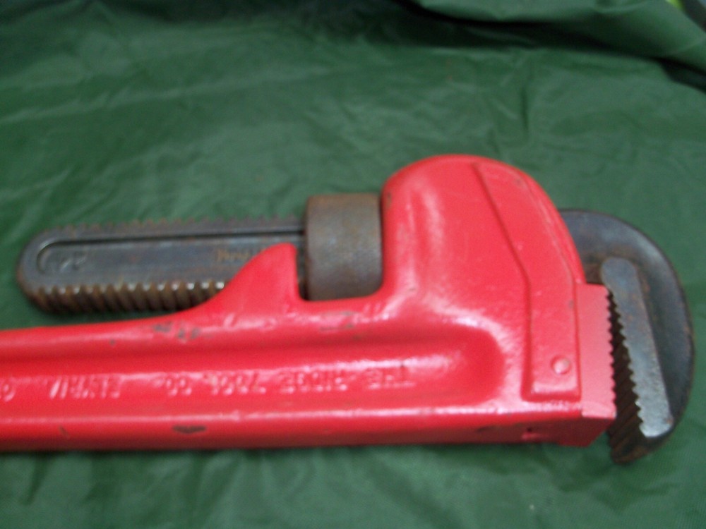 RIDGID 24" HEAVY DUTY PIPE WRENCH