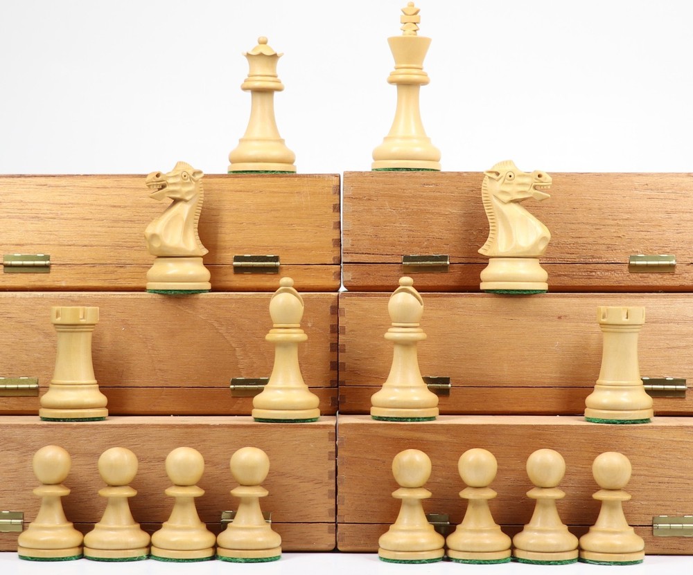 Staunton Classic Boxwood Chess Set