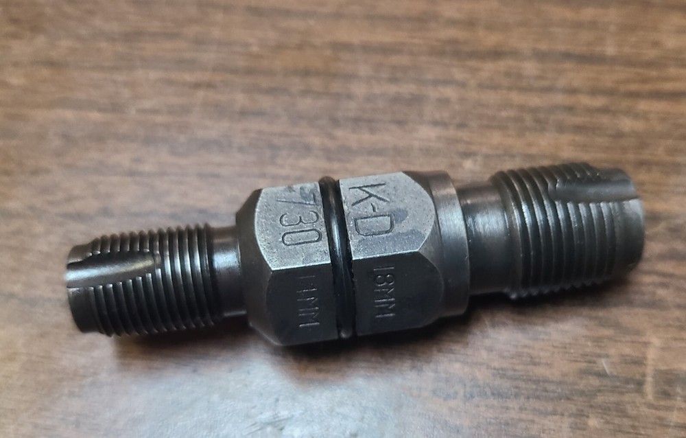 K-D 730 Spark Plug Opening Thread Chaser - 14mm and 18mm