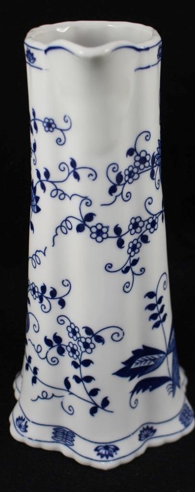Seymour Mann Bue Onion 24 Ounce Pitcher