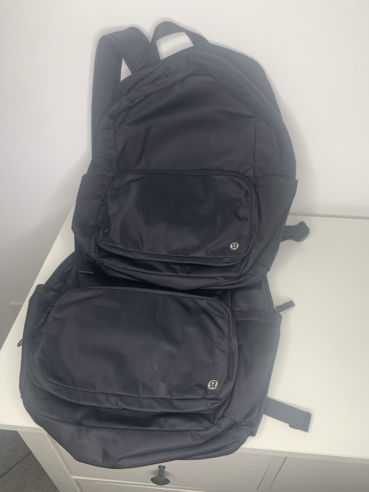 Lululemon Everywhere Backpack 22L Unisex Black Nylon