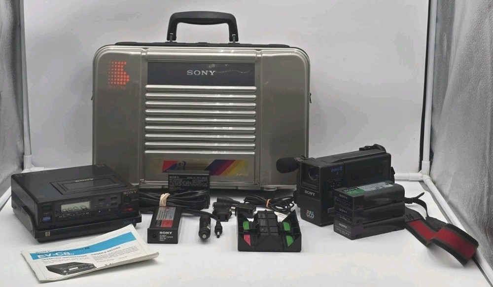 Sony EV-C8U Video 8 Cassette Recorder Player Deck - Powers and Plays Tape Read!