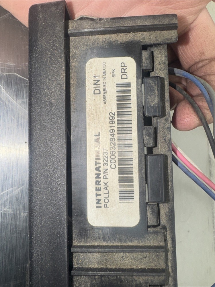 2007 International SWITCH Dash Panel - Used | P/N 32237