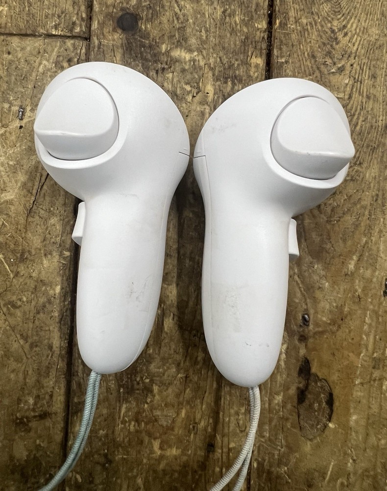 Meta Quest 3 128GB Standalone VR Virtual Reality Gaming Headset & Controllers