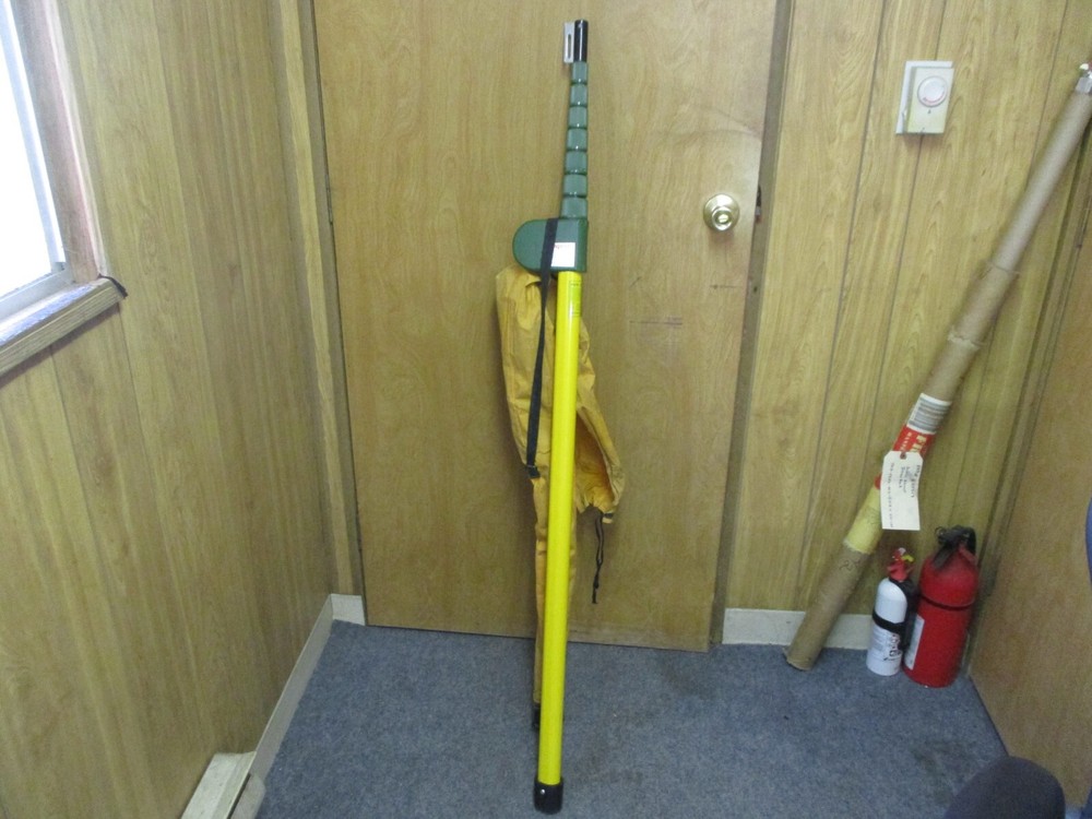 LIETZ DIGITAL MEASURING POLE W/CASE