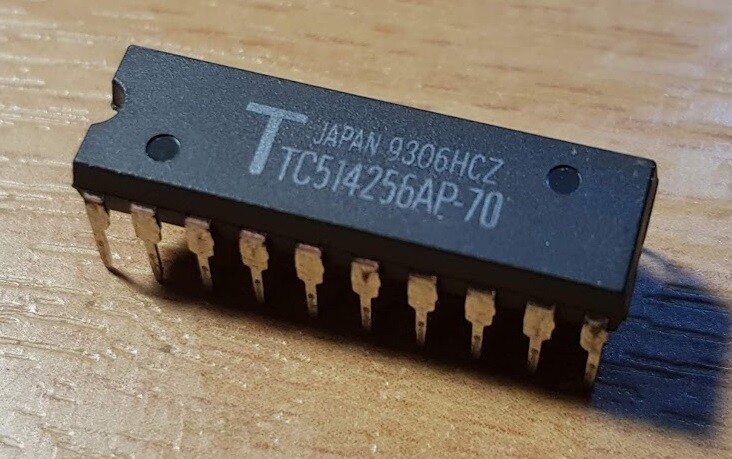 256Kx4 70ns DRAM (414256)