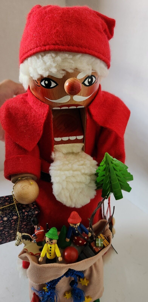 Steinbach Nutcracker Santa With Toy Bag & Tree 14" 1989