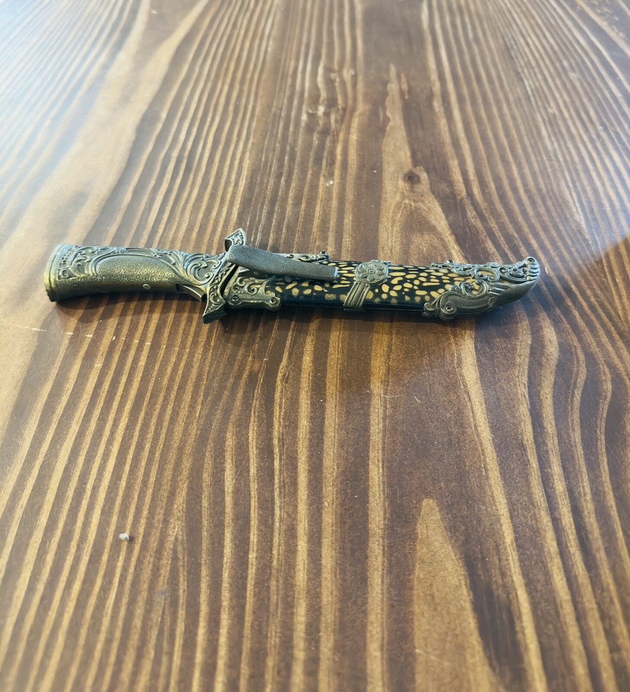 11 Inch Knife With Decorative Sheath