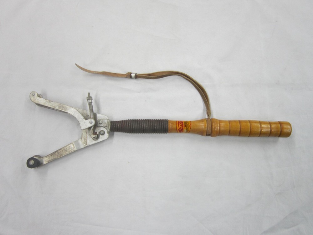 Vintage Western Hand Trap
