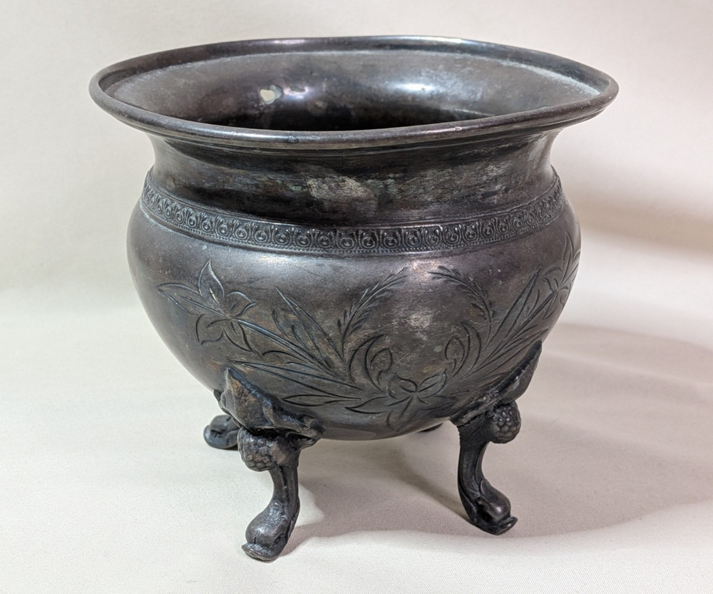 Silver Plate Victorian Floral Salt Cellar - READ