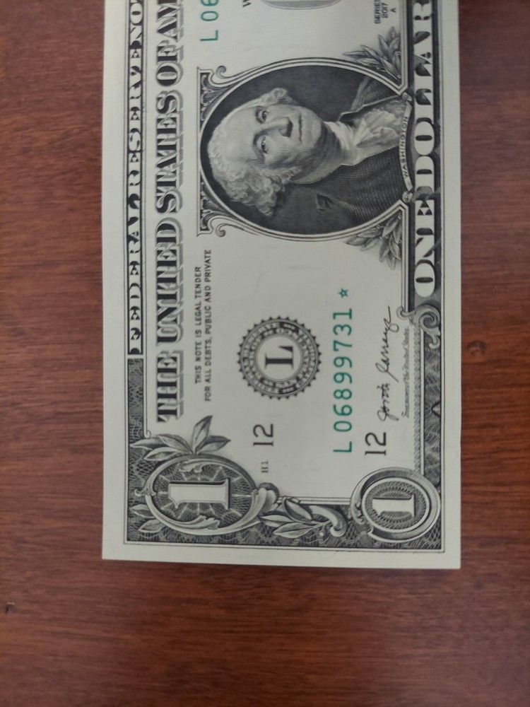 **Uncirculated 2017 *Rare *Error* Solid Starnote .(1dollar) 1 Solid /1 Hollow**