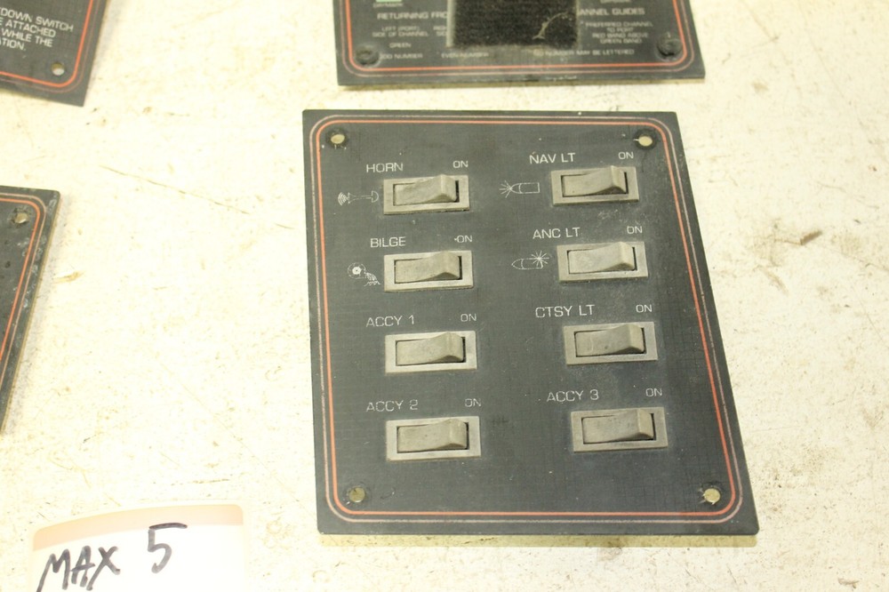 Control Panels, Face Plates & Front Nav Light from Maxum Boat