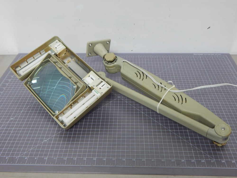 AVEN INSPECTION MAGNIFIER LIGHT M2771