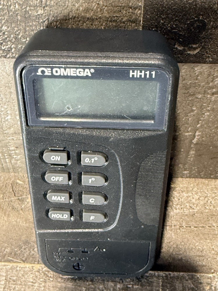OMEGA HH11 Digital Thermometer (Missing Leads)