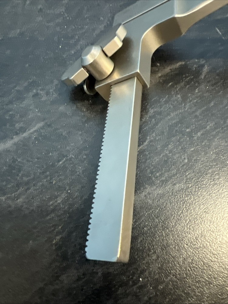 (RIGHT) V. Mueller S-0087 Shadow-Line Distractor