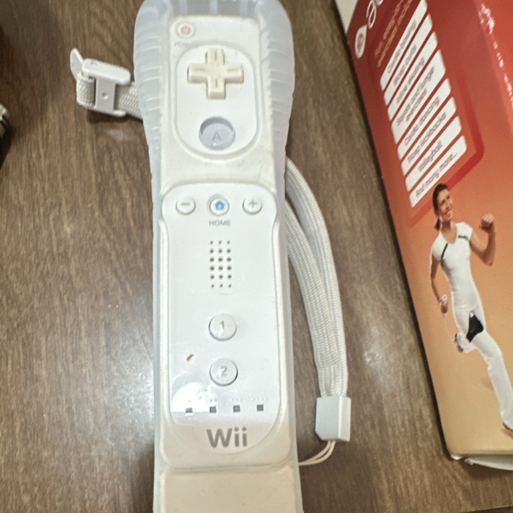 EA Sports Active Personal Trainer Bundle cib Wii Leg Strap and Controller