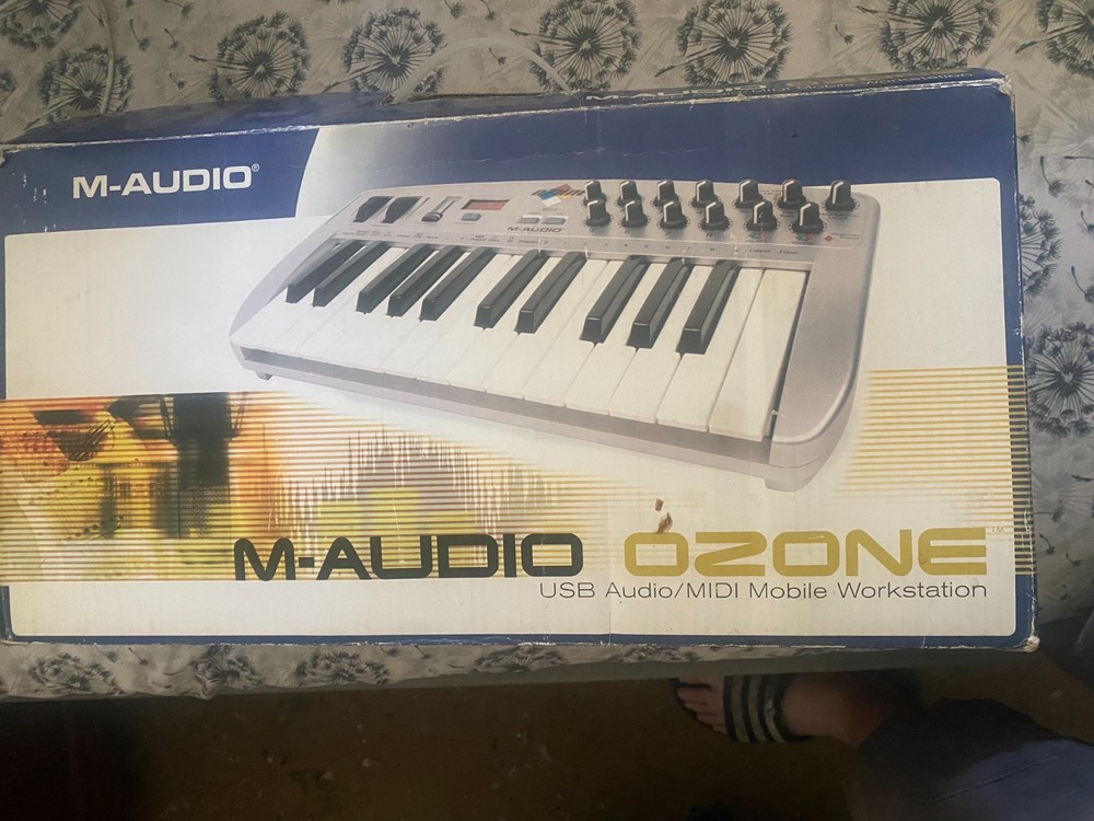 M-Audio Ozone *Midi Keyboard & interface *USB controller *mobile workstation