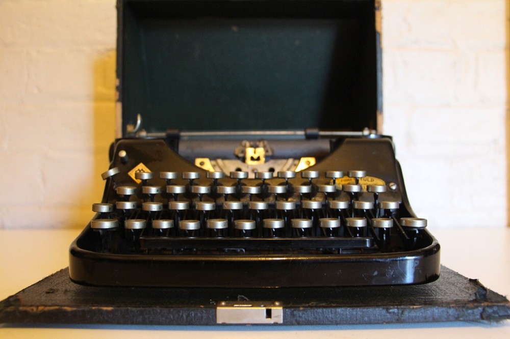 MERCEDES Prima - Antique Typewriter - Great Condition + Original Case